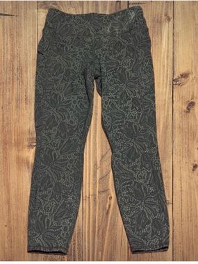 Athleta leggings Contender Tight zip pockets ankle Sz S